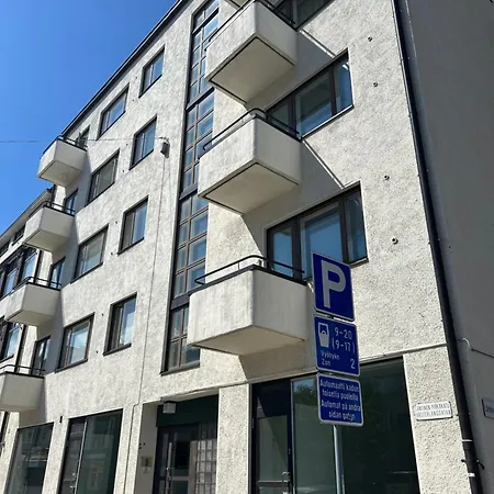 Lovely Two-room With Balcony Near Bus- And Railwaystation * Turku