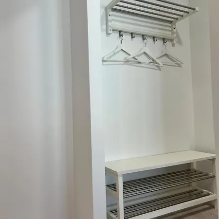 Lovely Two-room With Balcony Near Bus- And Railwaystation Apartment Turku