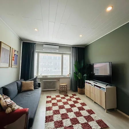 Lovely Two-room With Balcony Near Bus- And Railwaystation Apartment