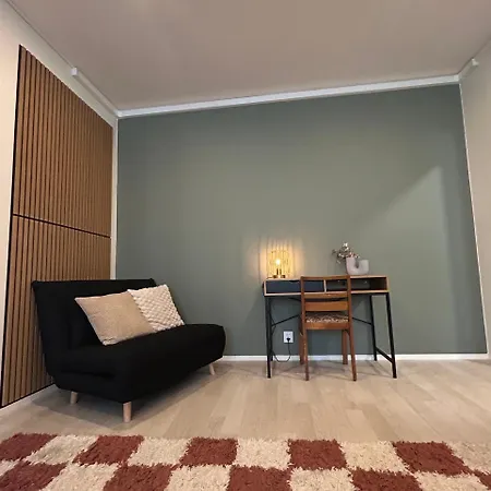 Lovely Two-room With Balcony Near Bus- And Railwaystation * Turku